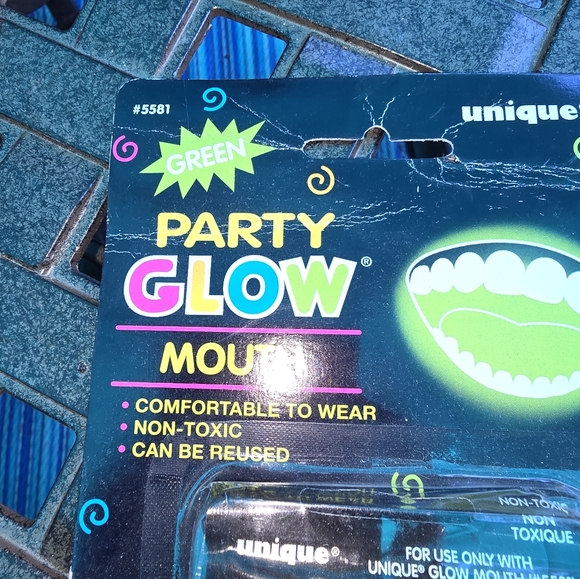Glow mouth - Picture 3 of 5